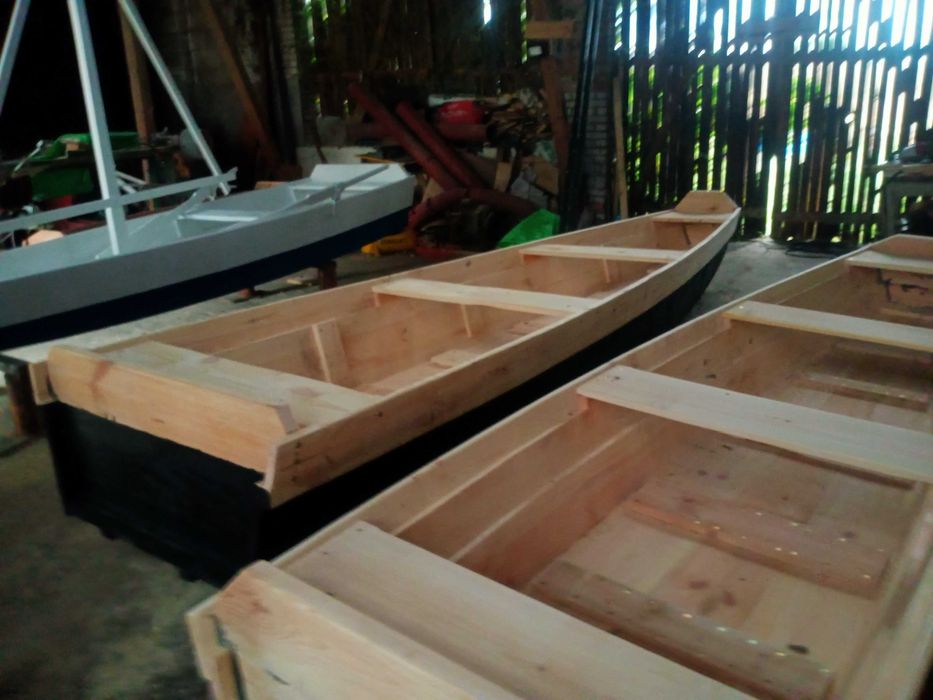 Łódka wędkarska drewniana sosnowa