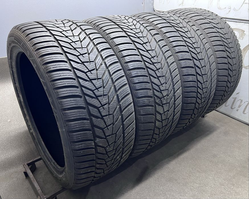 Шини 2021р зима 245 40 R18 Hankook Winter Icept Evo 3 зимові комплект