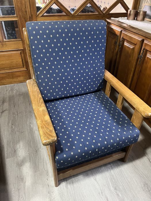 Sofa cama + 2 sofas pequenos (poltrona)