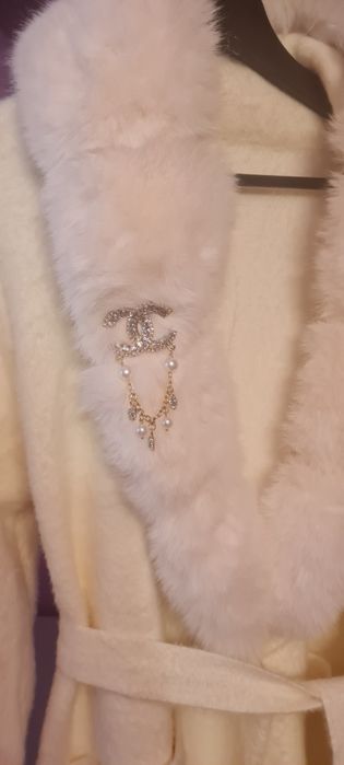 Plaszcz mega dizain bialy