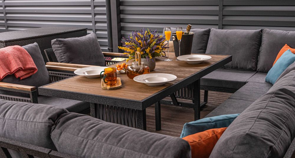 Комплект меблів заплетений для тераси від виробника. Садові меблі