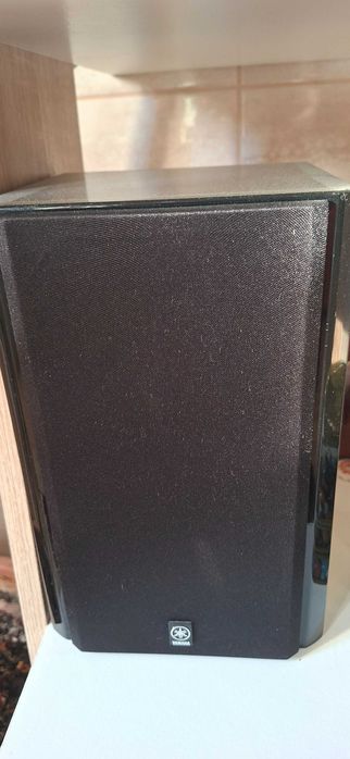 Aparelhagem Yamaha compacta com colunas com pouco uso