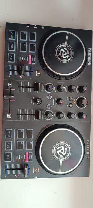 Sprzedam konsolę Numark Party Mix