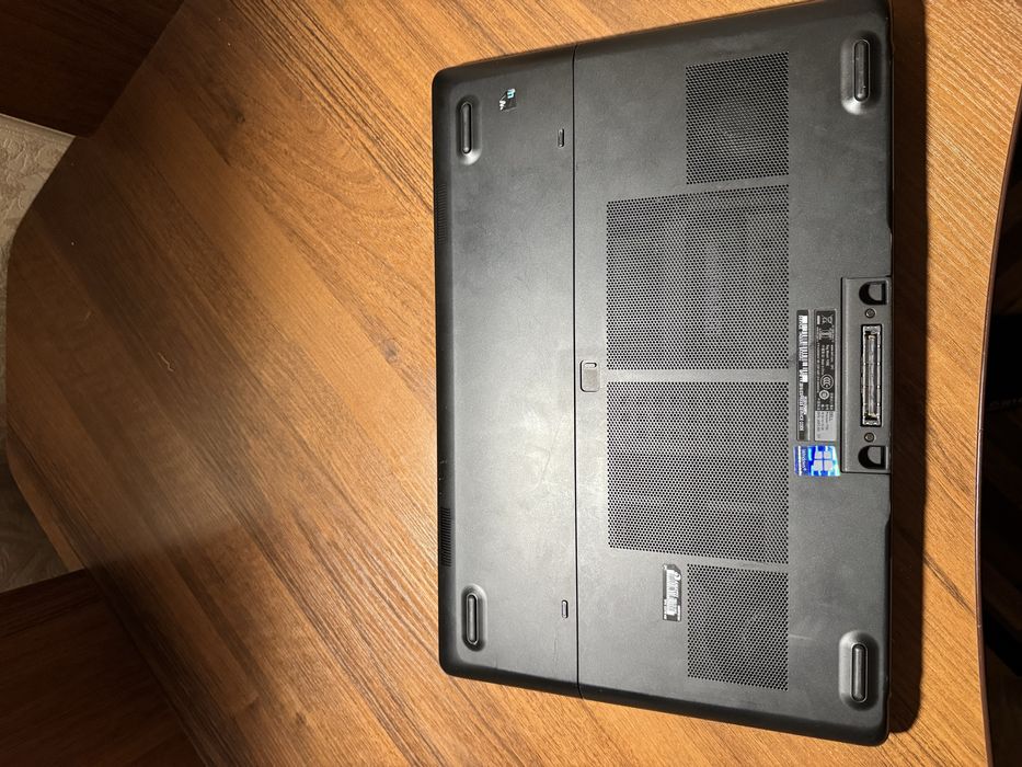 Dell Precision 7720: 17,2 IPS, 2 TB; RAM 24; відеокарта 6GB