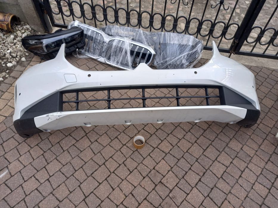 BMW 5 G60 Zderzak przedni na 6- czujników