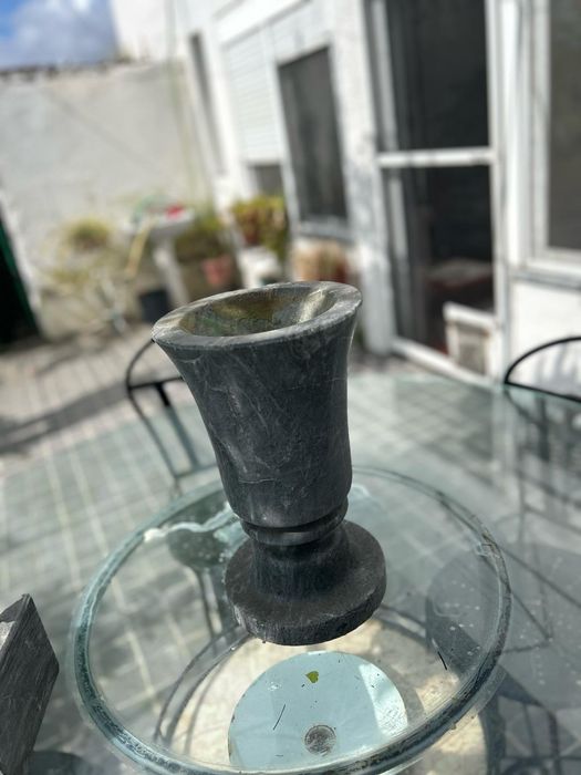 Conjunto de floreira e candeeiros