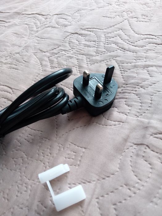 Kabel, przewód zasilający z wtyczką - angielski