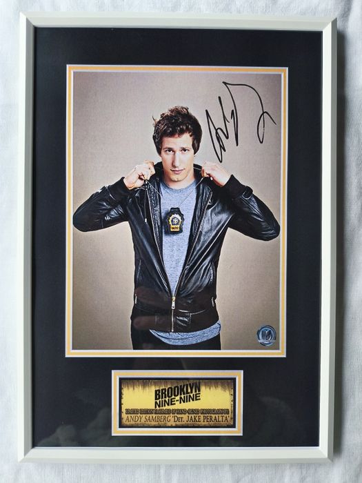 Moldura Série Brooklyn Nine-Nine - Det. Jake Peralta com Autógrafo A4