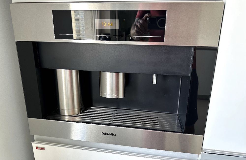 Кавоварка miele вбудована