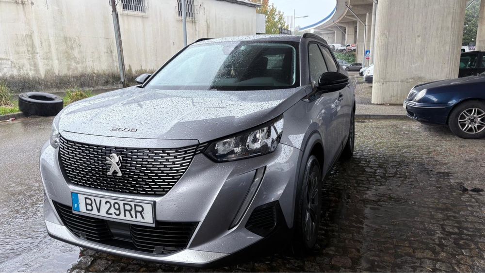 Aluga se veiculo tvde tesla dacia peugeot  zoe etc