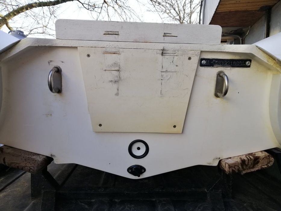 Продам лодку Brig F275