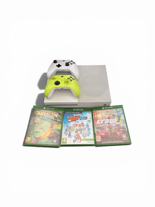 Xbox One S 500 GB + 2 pady + 3 gry