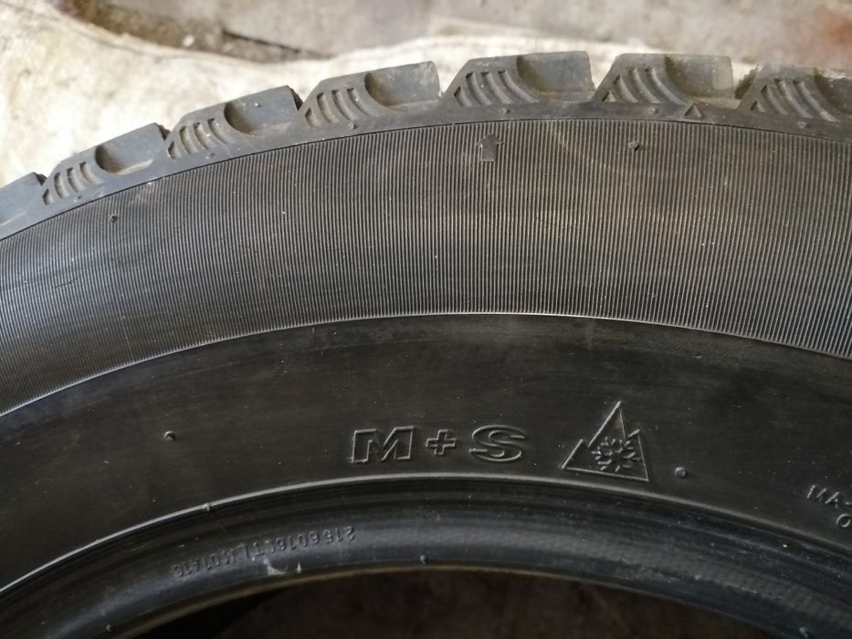 Авто шина MAXXIS 215/60R16 розпаровка.