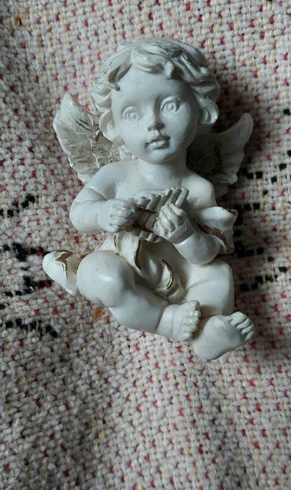 Вінтажна фігурка янголятка (путто) з resin | Колір слонова кістка