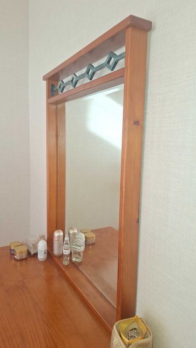 Conjunto madeira cama+mesas cabeceira+cómoda+espelho