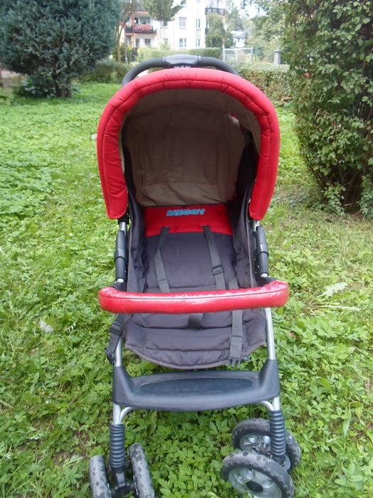 Spacerówka firmy Meggy w kolorze grafitowo- czerwonym