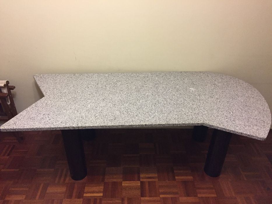 mesa em granito