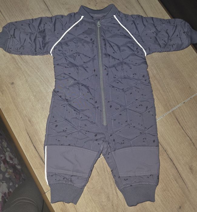 Kombinezon Vrs jak nowy wiosne 74cm