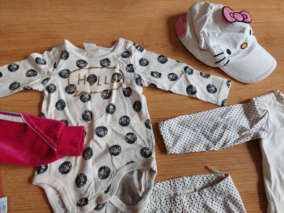 rozm. 68 paka dziewczynka dres bejsbolówka Hello Kitty piżamkazestaw