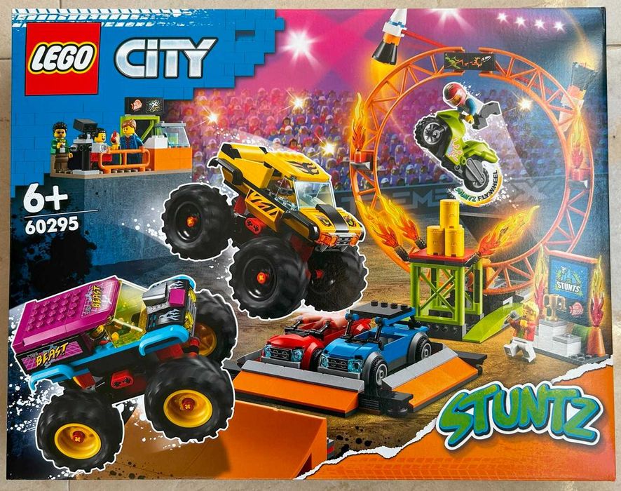 Lego City - 60295 - Arena de Espetáculo de Acrobacias (Descontinuado)
