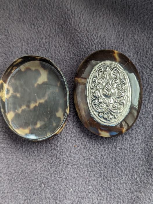 Шкатулка (табакерка) черепаха накладка серебро узор цветы миниатюра