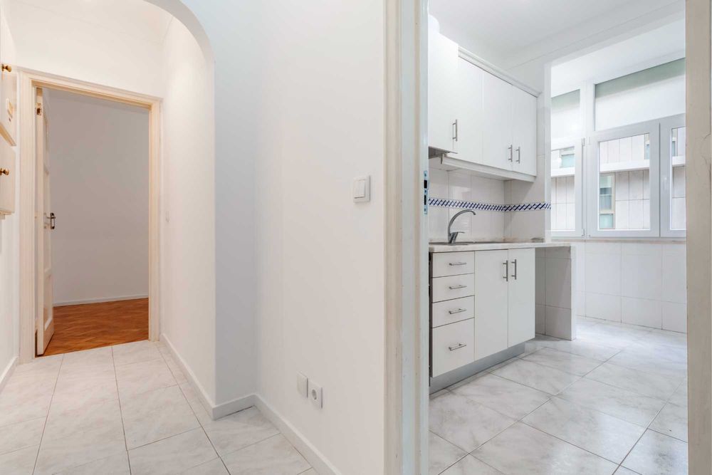 T1 para arrendar na Rua de São Sebastião da Pedreira, em Lisboa