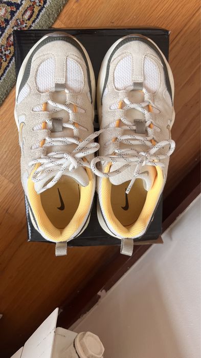 Vendo Nike Tech Hera