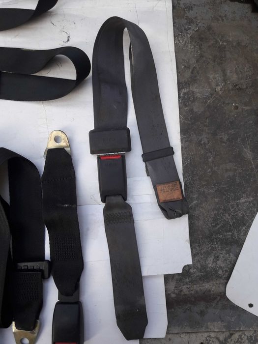 Ремни безопасности (задние) Mitsubishi.