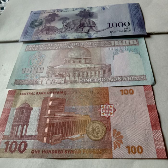 Notas e cedulas varios paises