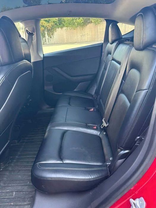 Tesla Model Y Long Range      2021