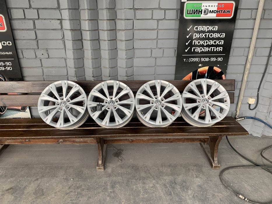 99 Оригинальные литые диски Volkswagen Tiguan  5/112 R17 et40
