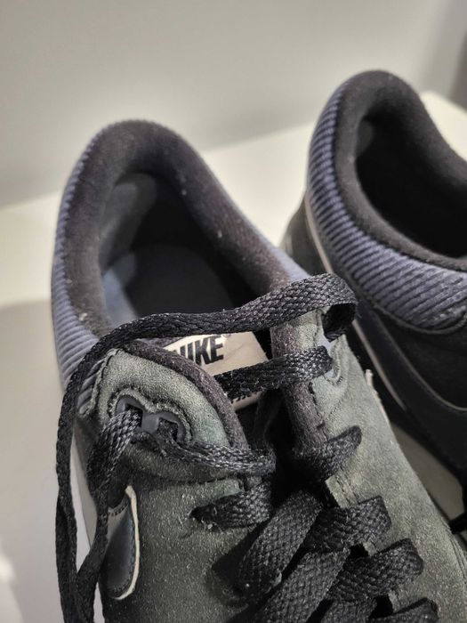 Sapatilhas Nike Escuras