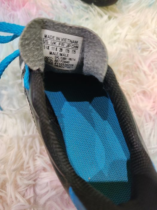 Buty, korki do piłki nożnej dla chłopca r.29