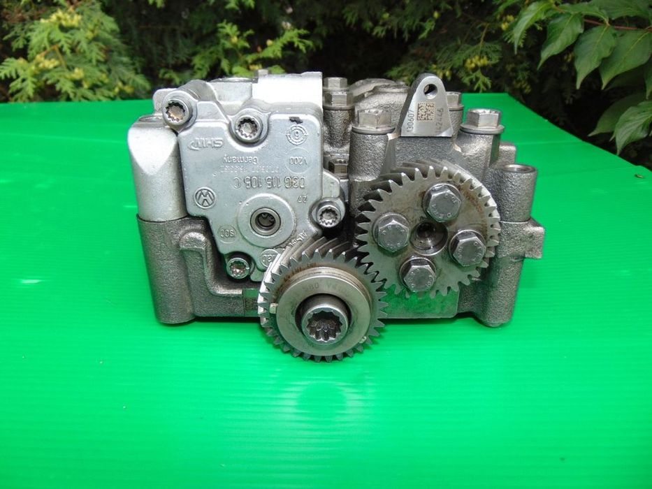Pompa oleju 2,0TDI 03G103537B BKP BMN BRD BLB CBA CBB CAG CAH Regenerowana