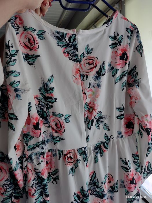 Długa sukienka w kwiaty