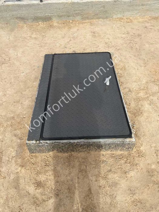 Вуличний герметичний люк з рифленого металу в підвал від виробника