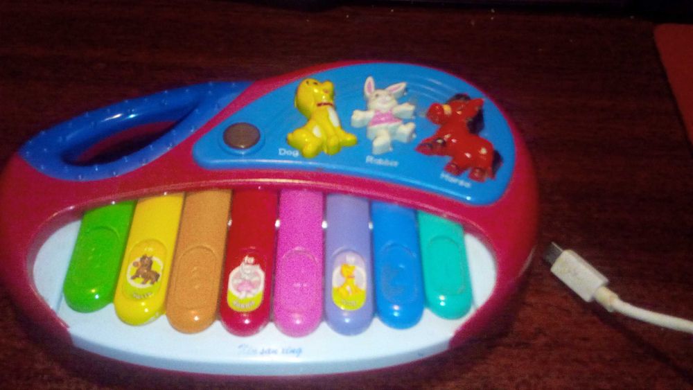 продам детское пианино для детей от 2 до 4 лет