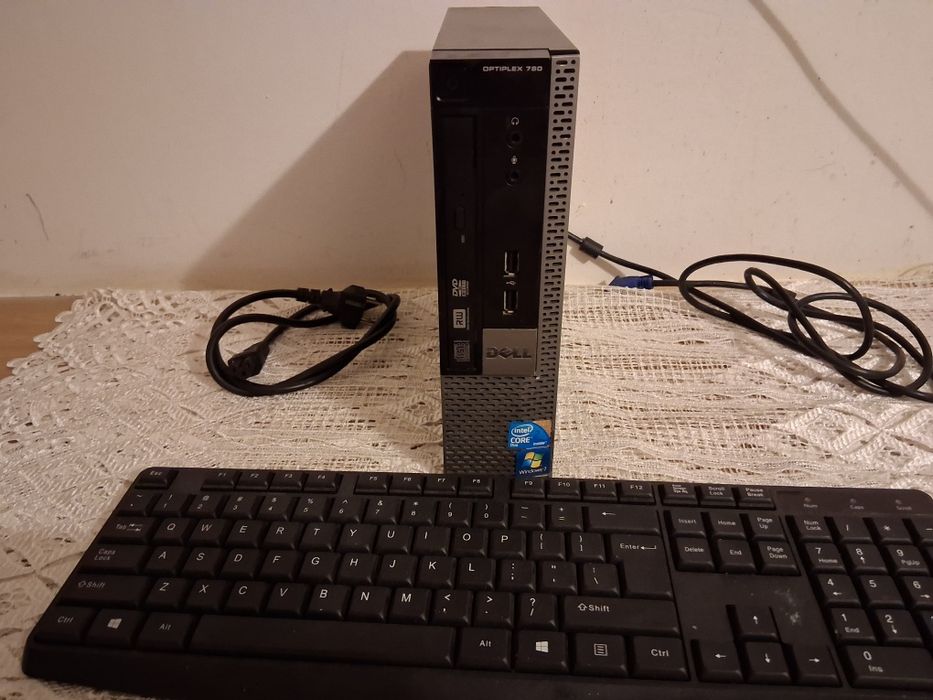 Komputer DEELL core duo