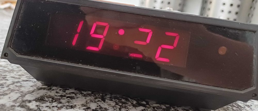 Despertador Digital Philips HR5279 Vintage