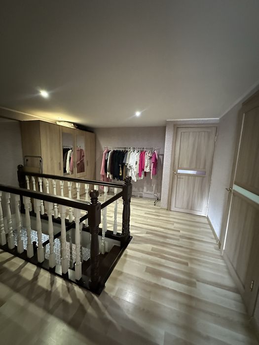 **Частина Будинку в Центр. Районі 157 кв.м. З Ремонтом!