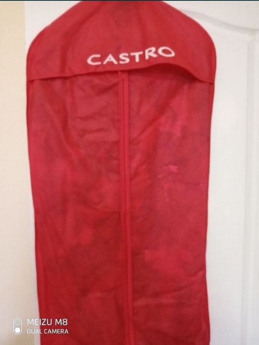 Сучасний класичний брючний костюм.