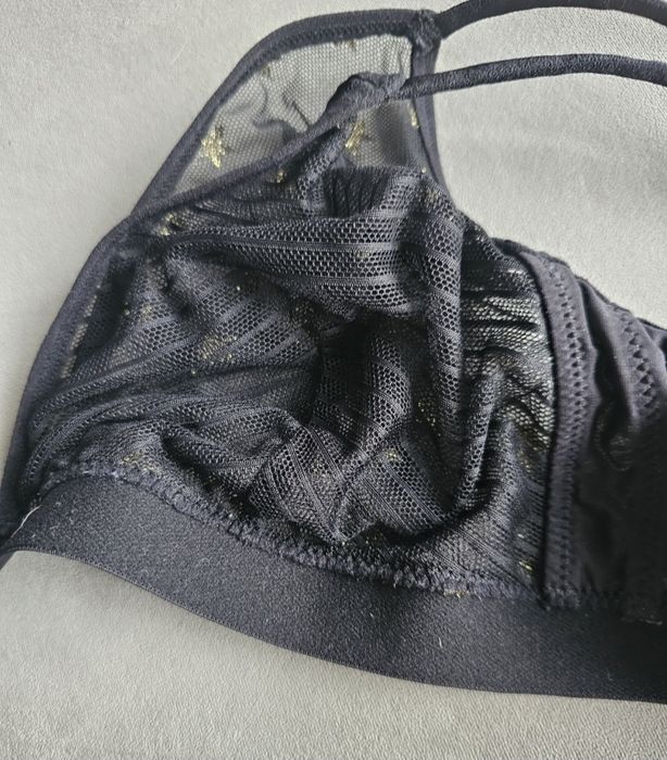 Komplet stanik 75B stringi L