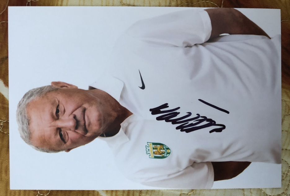 Автографи зірок медіа футболу футболістів УПЛ збірної України Премʼєр