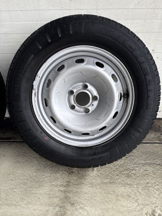 Felgi stalowe Opel Vivaro trafic primastar 5x114,3 16 cali z oponami 215/65-16c michelin