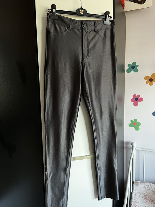 spodnie h&m obcisłe legginsy materiałowe s grafitowe szare błyszczące