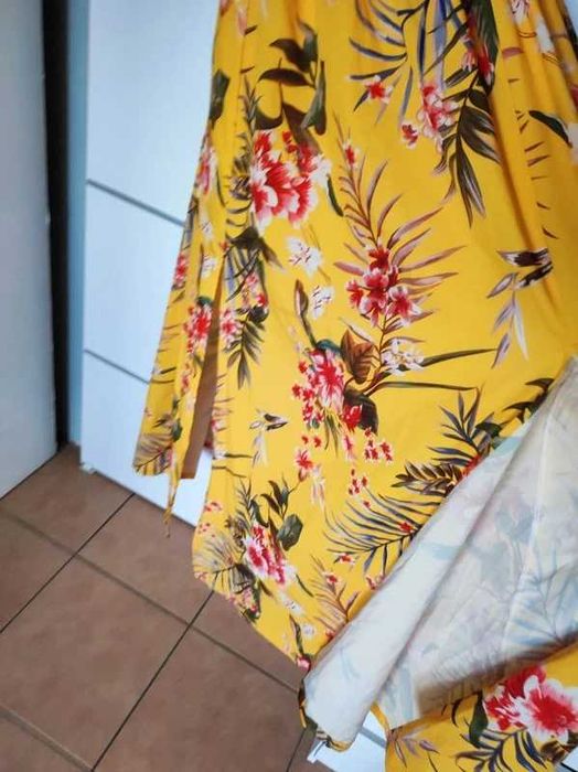 Żółta sukienka w kwiaty na lato r S gołe plecy