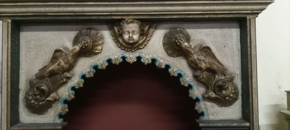 Móvel vintage arte sacra