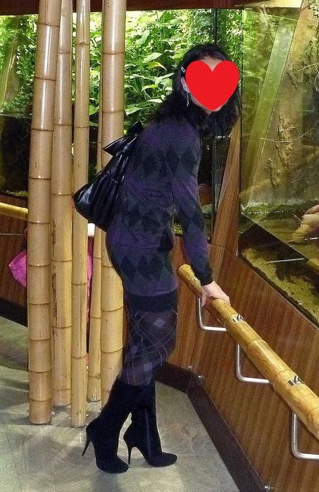 Długi sweter-sukienka z golfem