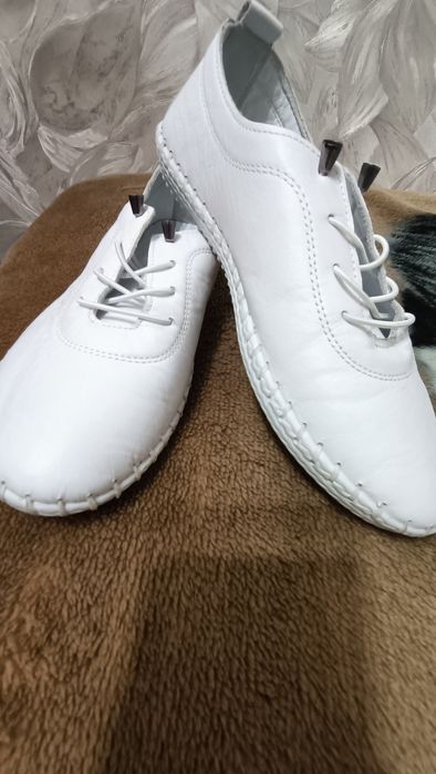 Harper białe sneakersy półbuty skorzane 39