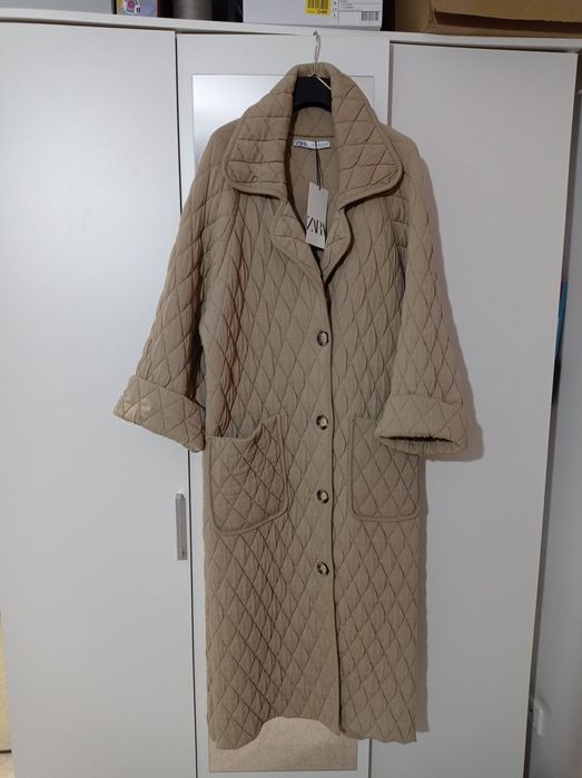 Płaszcz dzianinowy pikowany oversize XS -S beżowy Zara nowy